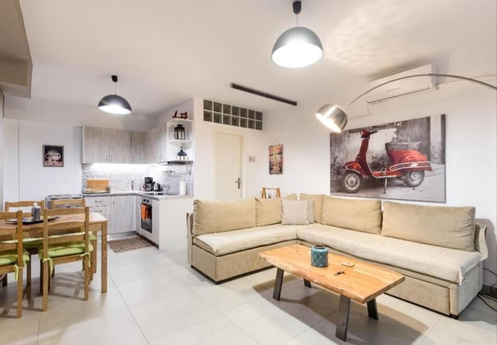 Lovely And Spacious Apartment Athens Exterior photo